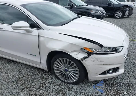 2014 Ford Fusion Hybrid Titanium из США, поврежденный, VIN 3FA6P0RUXER292751